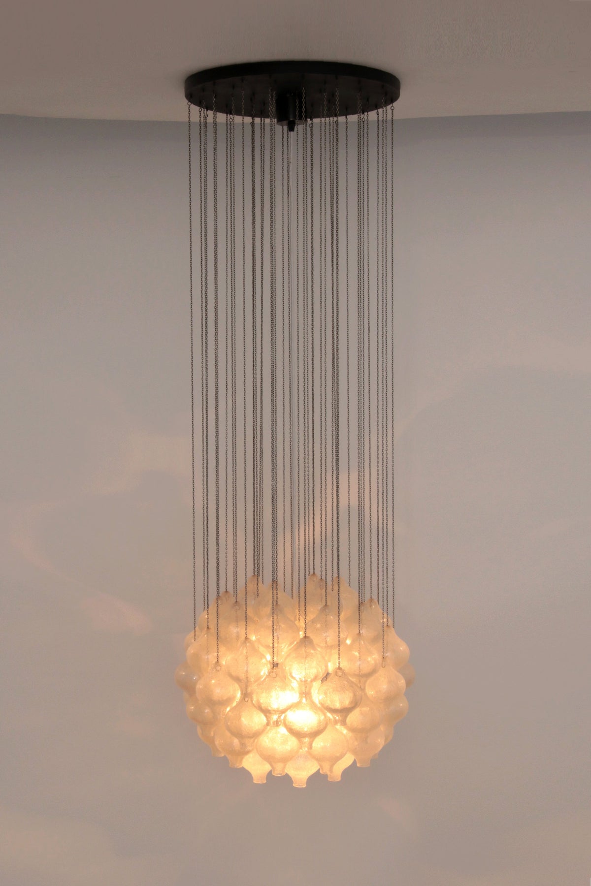 Kalmar 'Tulipan' Kronleuchter-Pendelleuchte, mundgeblasenes Glas, 1970,