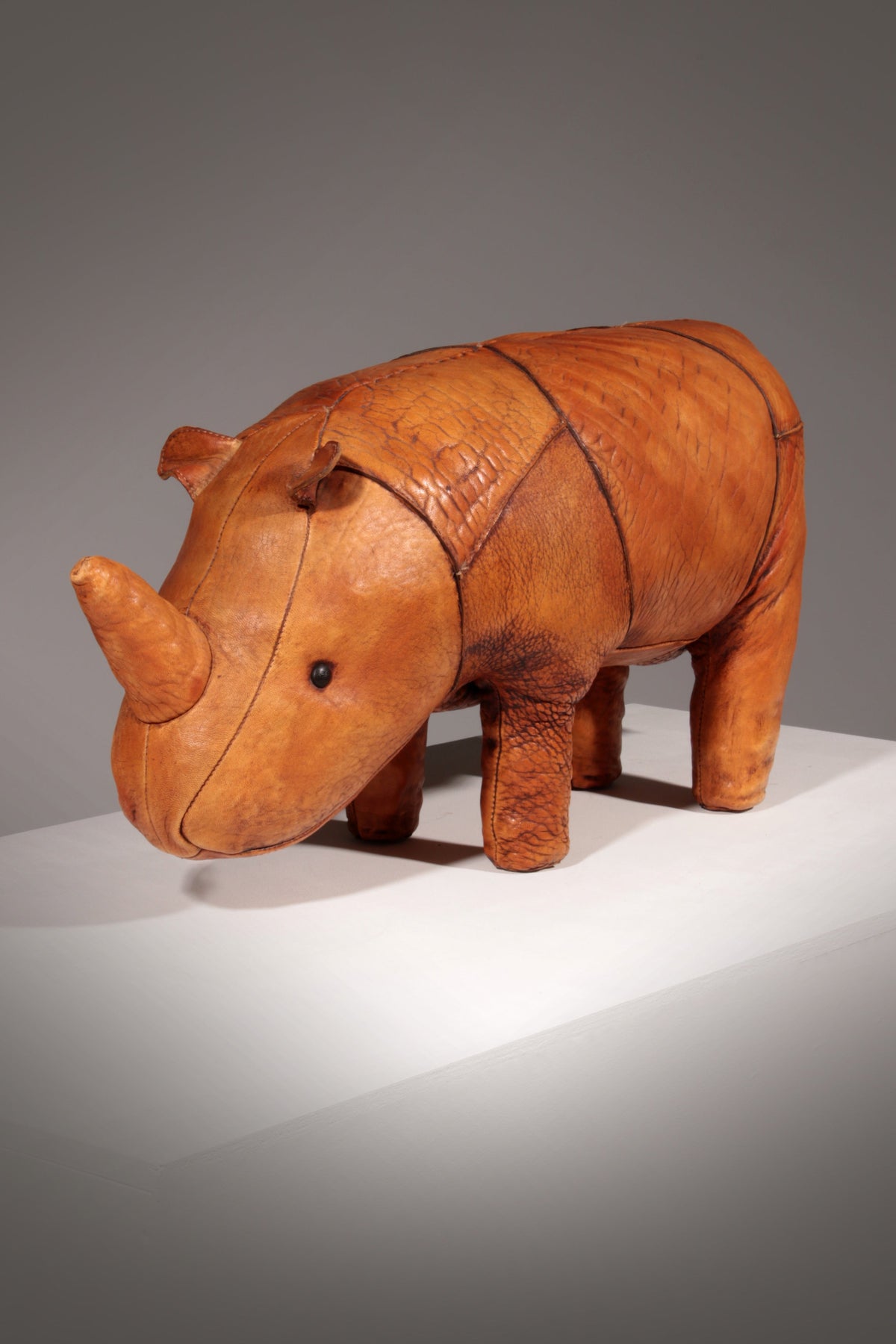 Dimitri Omersa Fußhocker, Modell Nashorn, hergestellt in England, 1960
