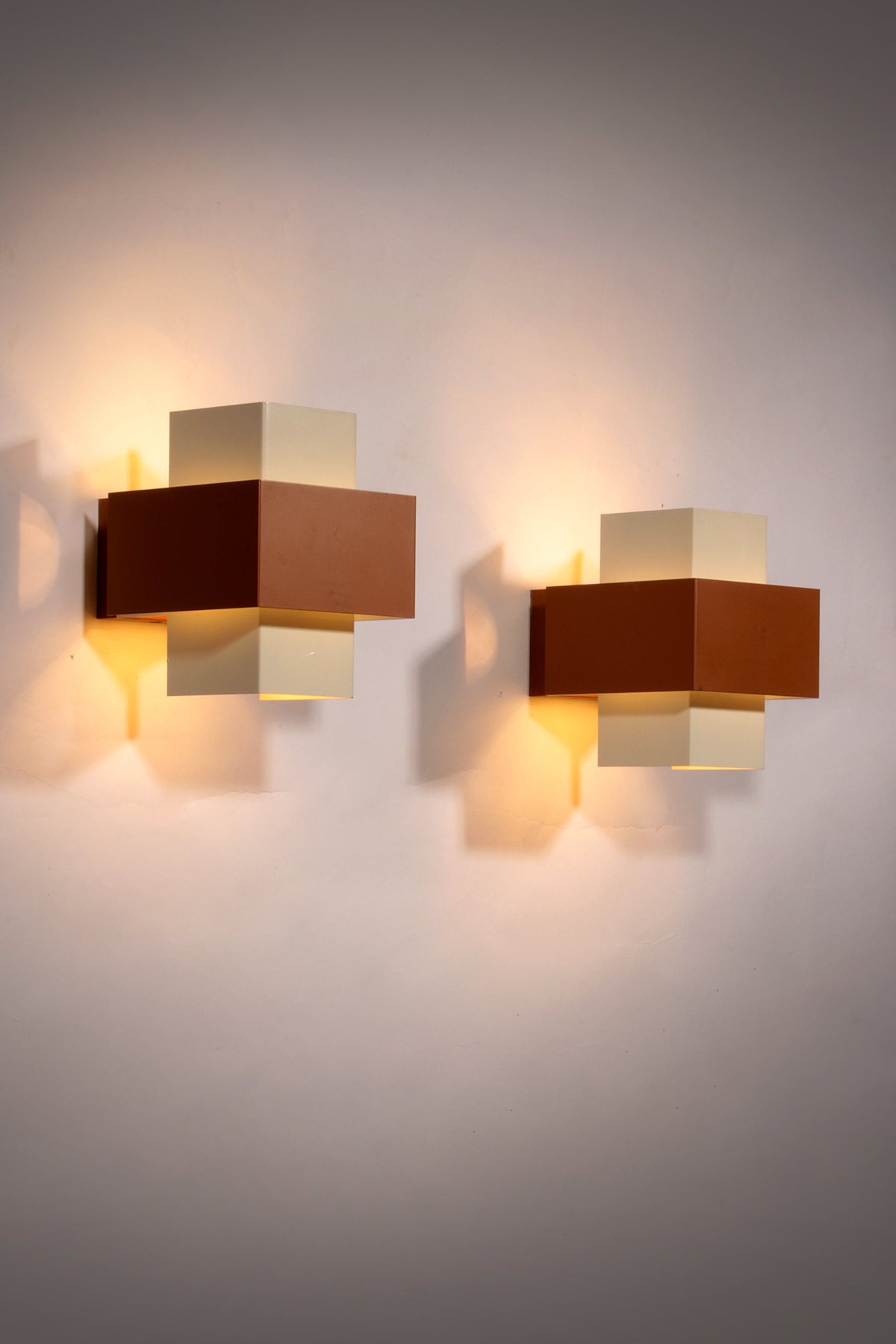 Paar geometrische Philips-Wandleuchten, 1960