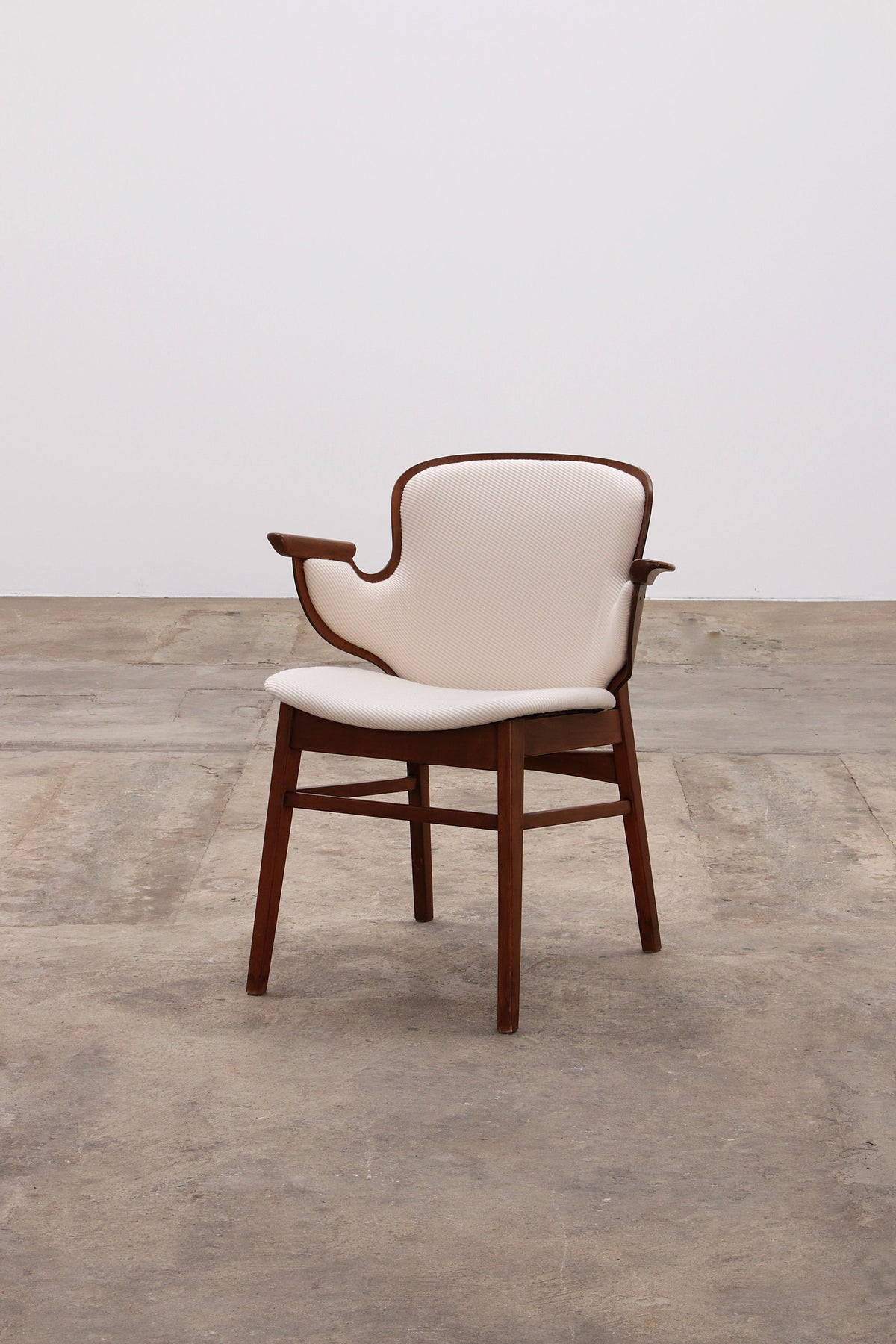 Hans Olsen Lounge Chair Modell 107 - Dänische Eleganz der Mitte des 20. Jahrhunderts