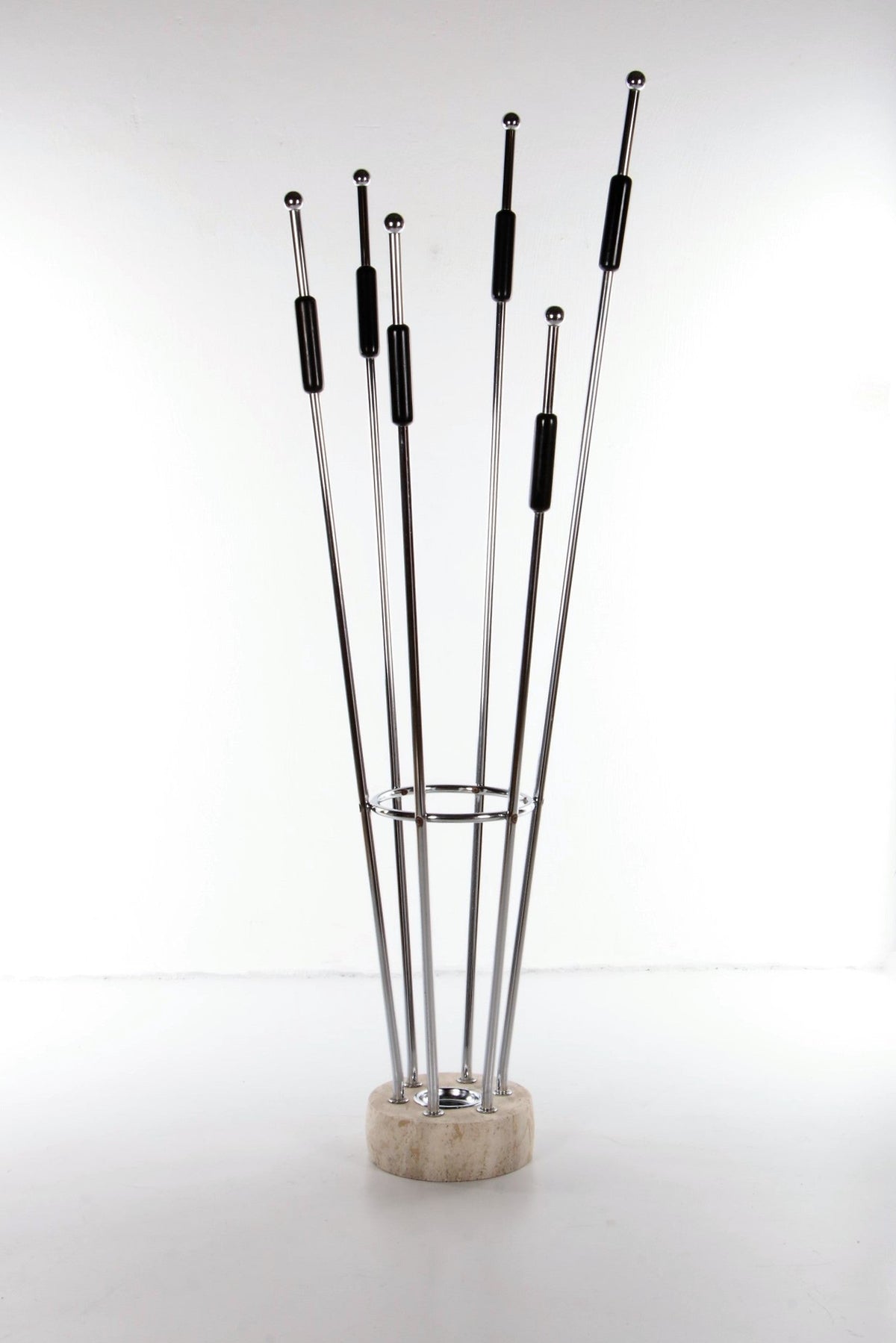 Italienische Garderobe aus Travertin und Chrom, Mid-Century