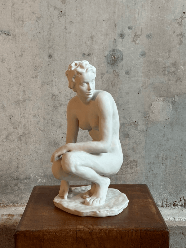 Sculpture "the kneeling one" by Fritz Klimsch, Rosenthal Germany