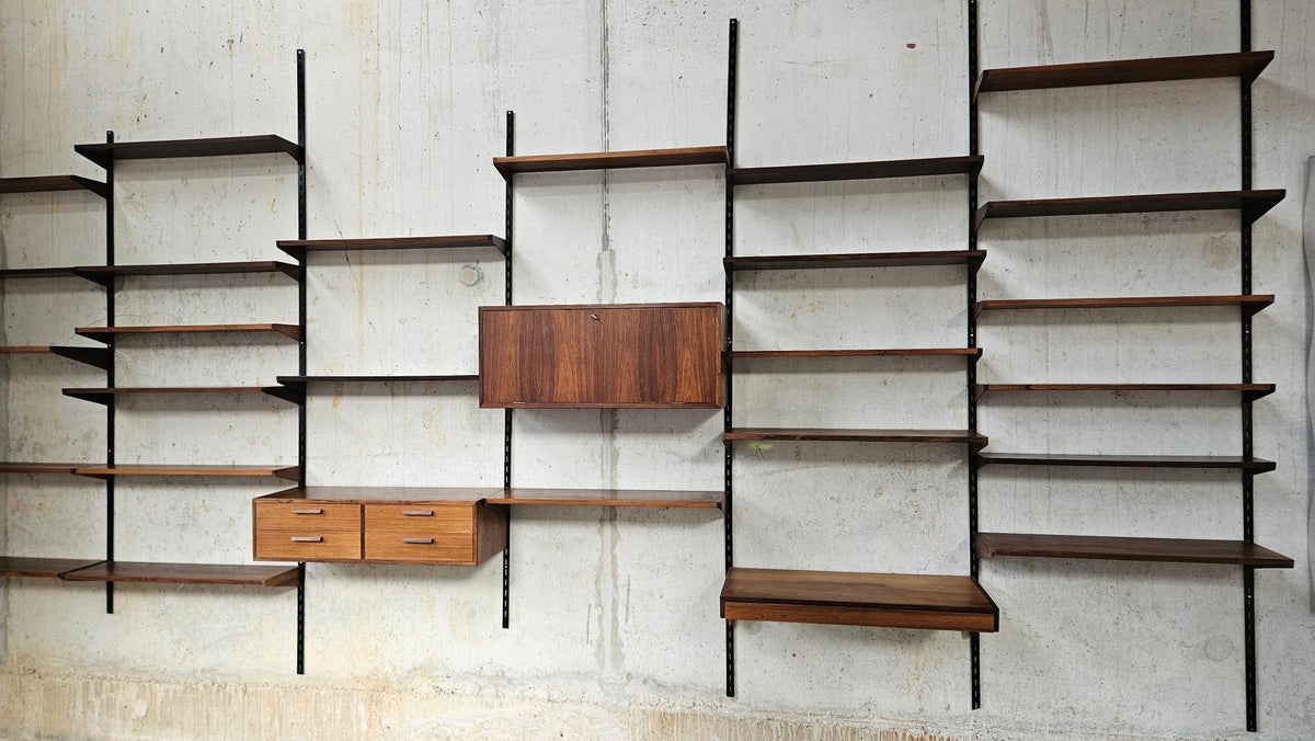 Modulares Wandsystem aus dunklem Holz von Kai Kristiansen - FM Møbler