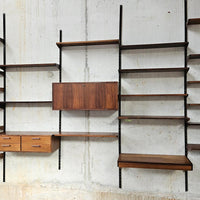 Modulares Wandsystem aus dunklem Holz von Kai Kristiansen - FM Møbler