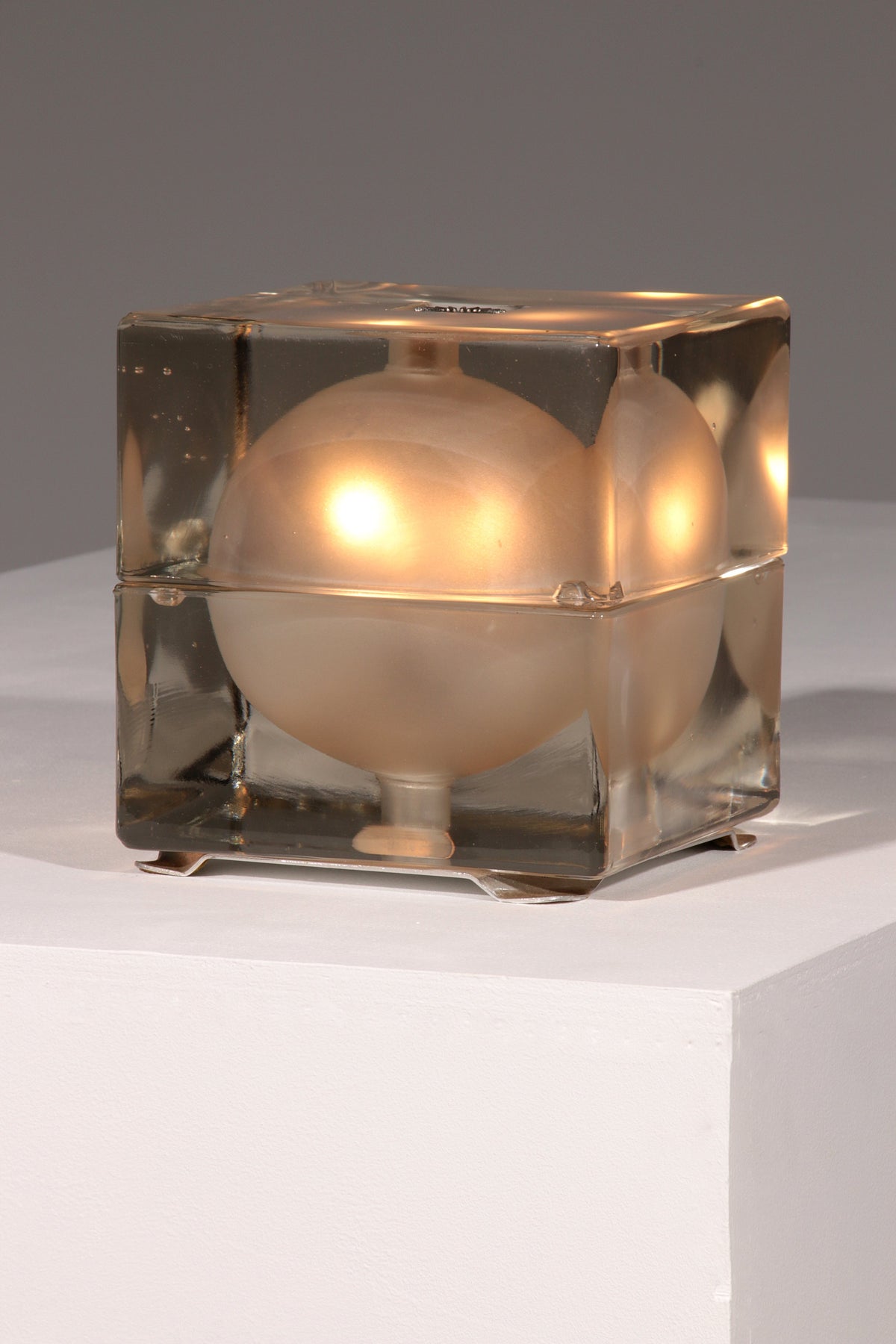 Alessandro Mendini „Cubosfera“ Tischlampe, Metall, Chromglas, 1968, Italien