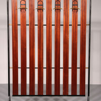 Italienische Vintage-Eleganz – Wandkleiderbügel aus Messing und Teakholz aus den 1950er-1960er Jahren