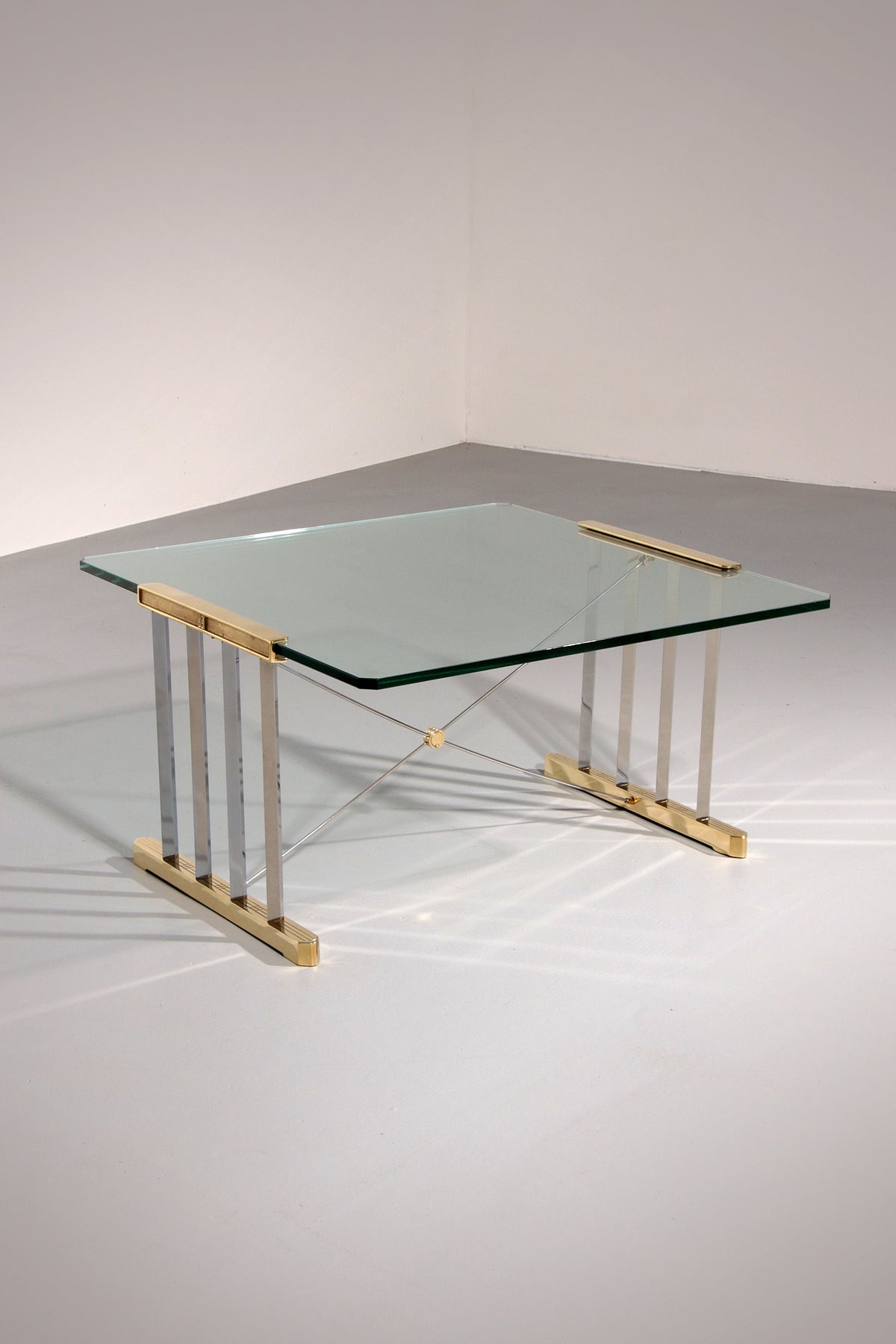 Couchtisch von Peter Ghyczy, Modell T34
