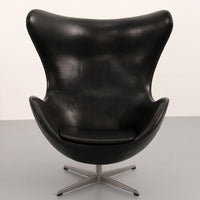 De Egg Chair – Arne Jacobsen, Denemarken, 1960 – Zwart Leer door Fritz Hansen