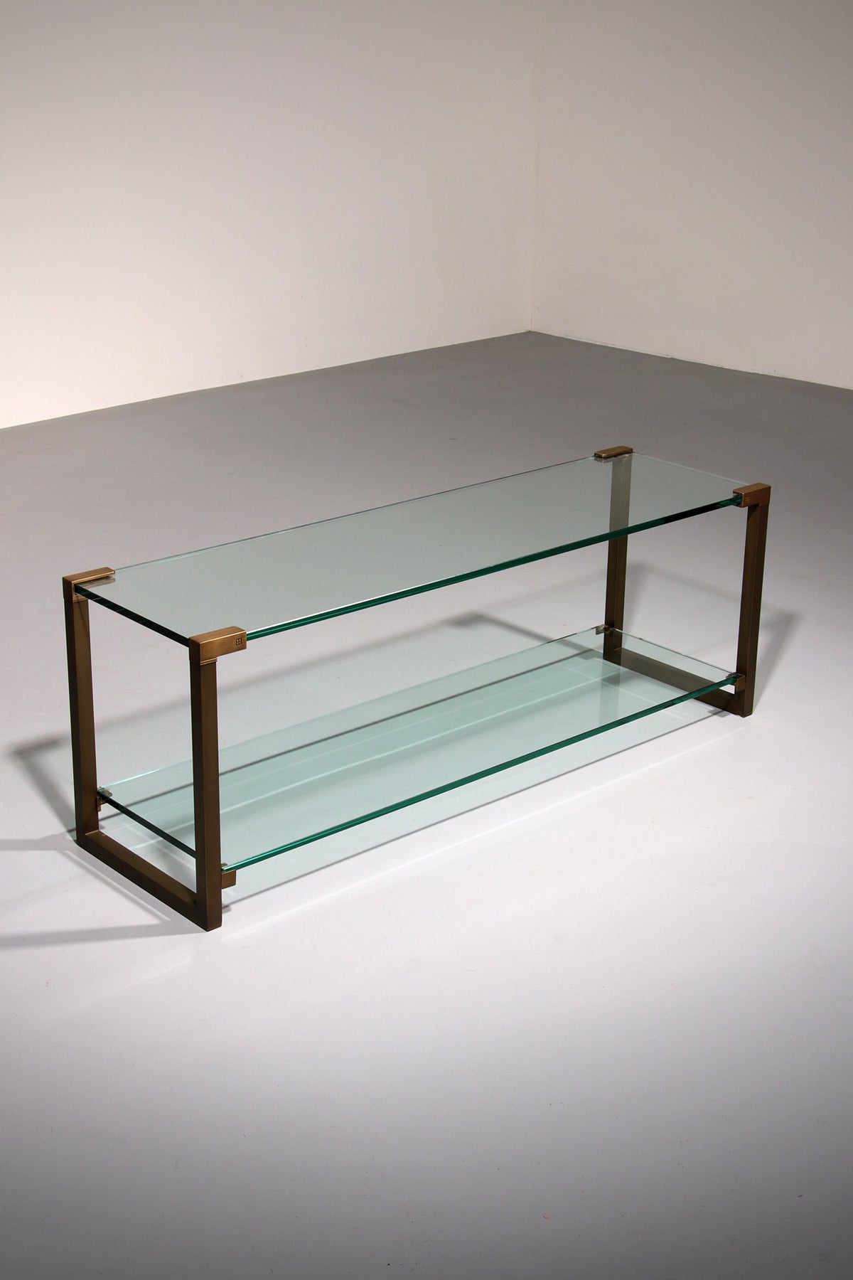 Elegante Mid-century tafel van Peter Ghyczy model T53