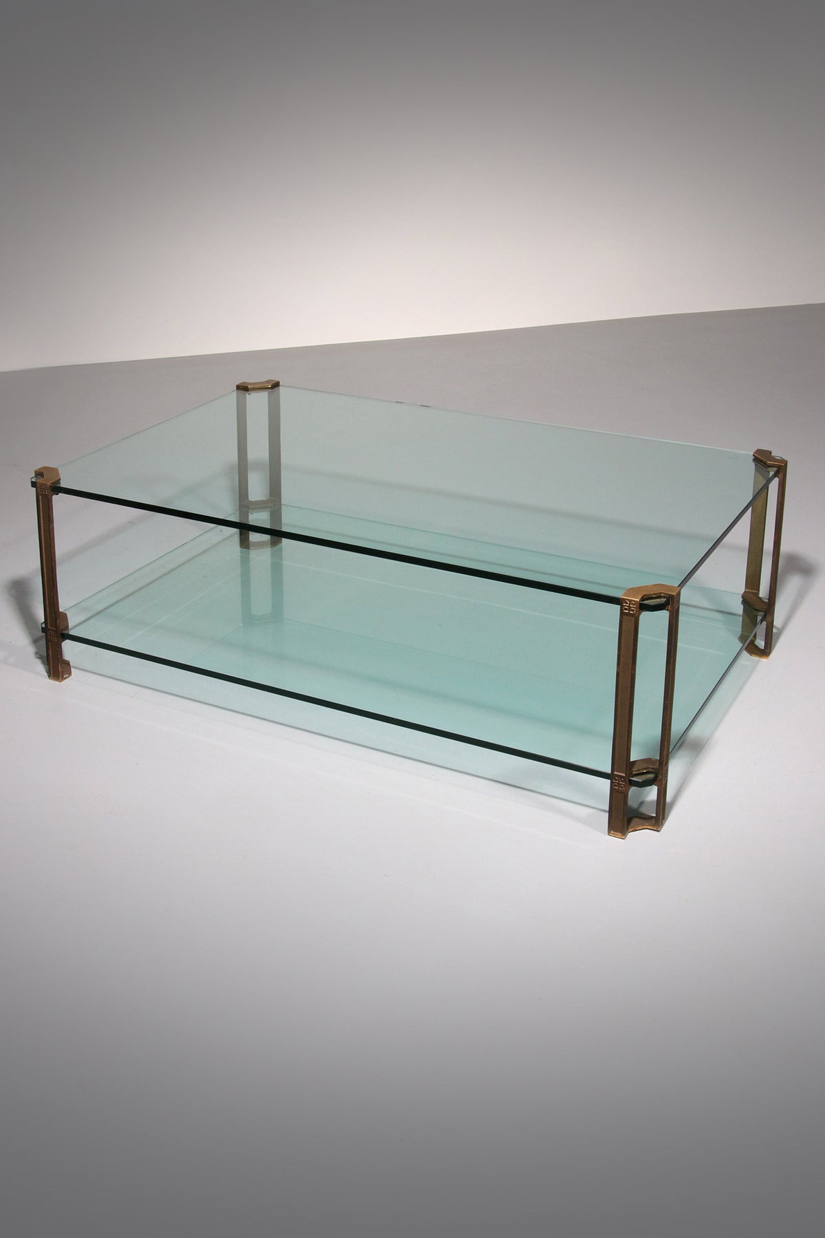 Vintage-Glas-Couchtisch von Peter Ghyczy, Modell T24 (130x80x45)