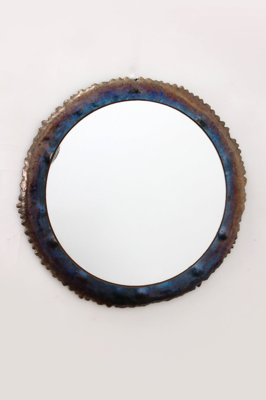 Brutalistische stoere Wandspiegel met emaille op metaal jaren70.