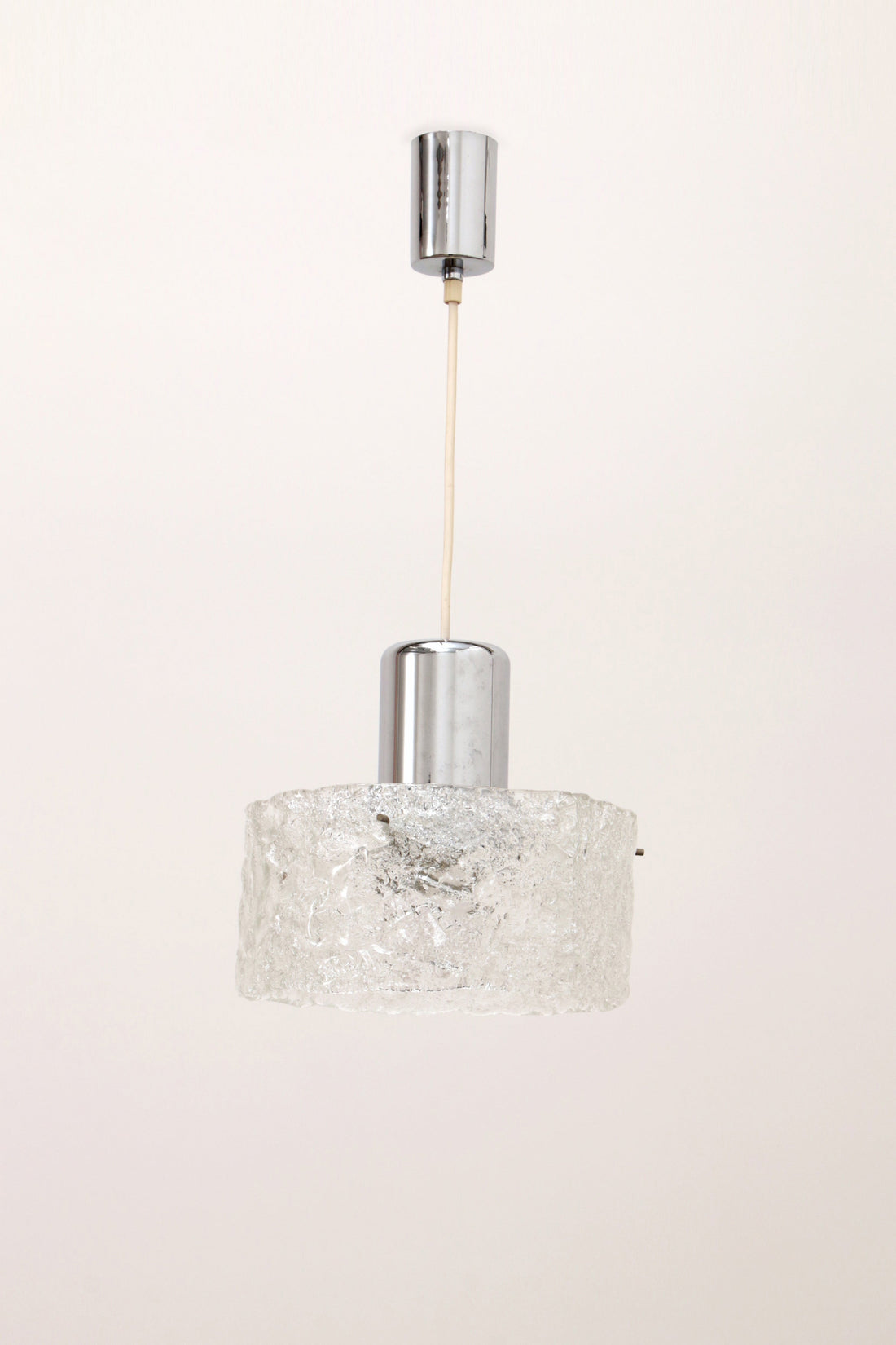 Zeer zeldzame  ijsglas lamp geproduceerd door Egon Hillebrand,1960 Duitsland.