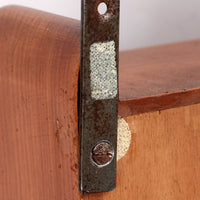 Italienischer, handgefertigter Wandschrank aus Walnussholz aus den 1960er Jahren