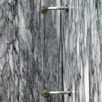 Vintage-Couchtisch aus italienischem Marmor mit Glasplatte, 1970er Jahre