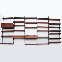 Modulares Wandsystem aus dunklem Holz von Kai Kristiansen - FM Møbler