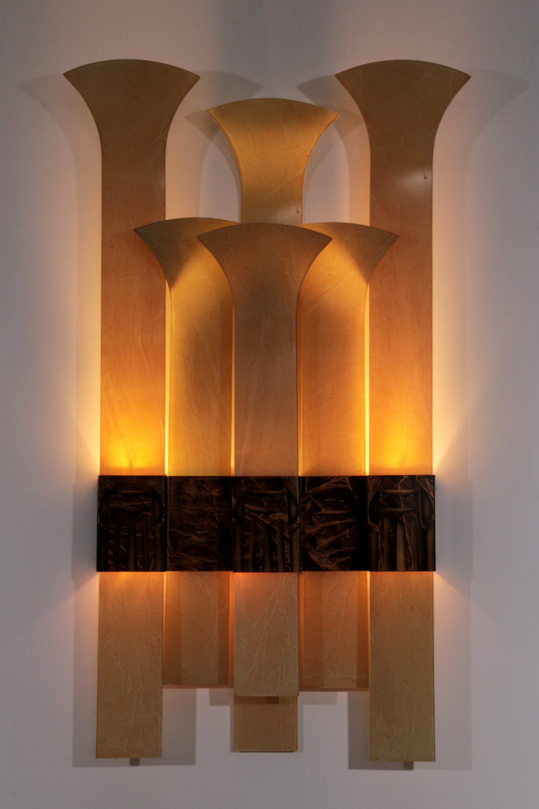 Exklusive große Art-Deco-Wandleuchte vom Thalia Theater IJmuiden