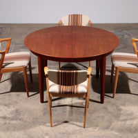 Teak-Esstisch aus den 1960er Jahren von Henning Kjærnulf, Modell 62