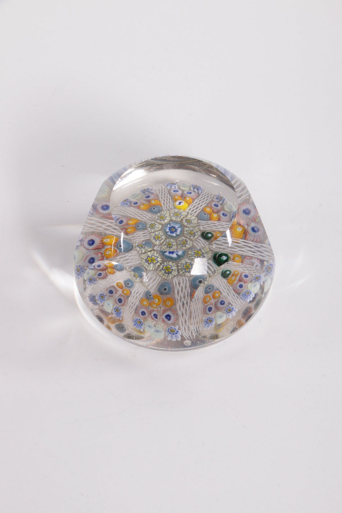 John Deacons presse-papiers millefiori met geel en wit,1860