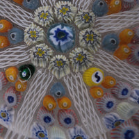 John Deacons Millefiori-Briefbeschwerer mit gelben und weißen Elementen, 1960
