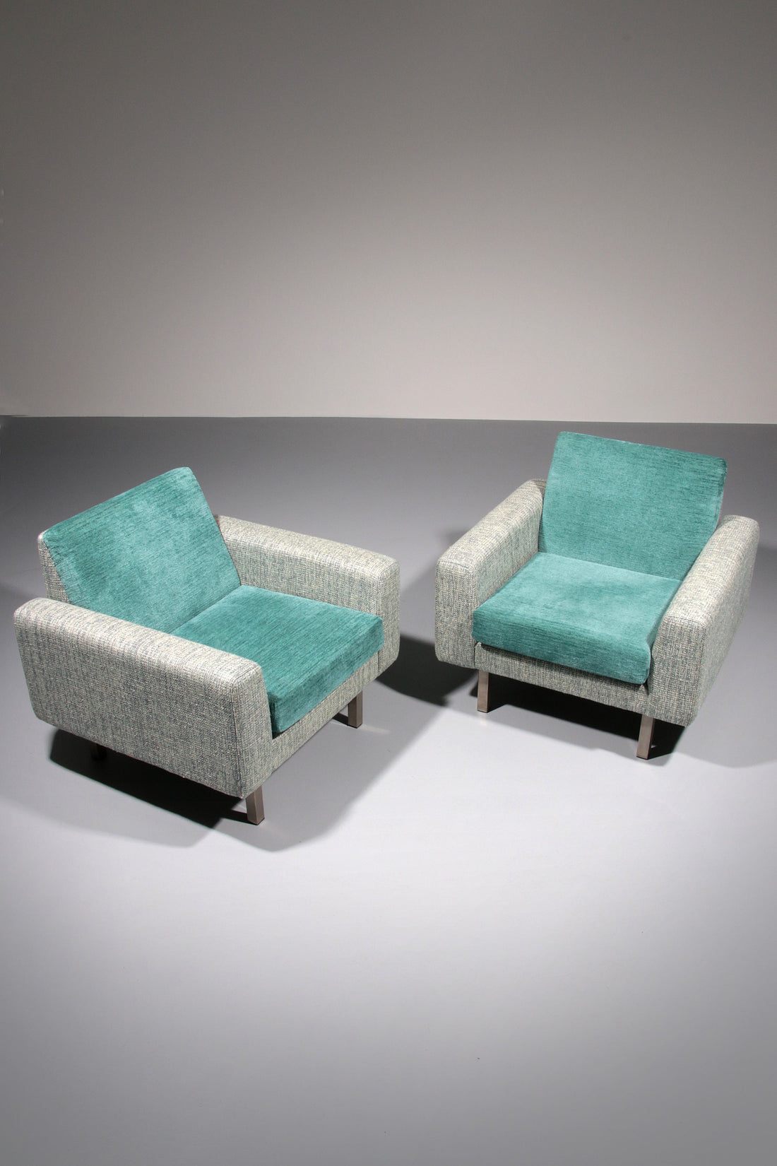 Artifort Armchairs Model 410 from Theo Ruth 1950 2 chairs - Collectors - Net.Work