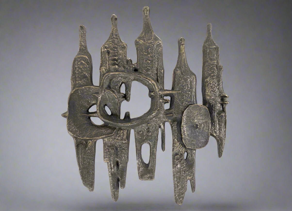 Brutalist wall sculpture 'Poortwachters' - COLLECTORS RDAM