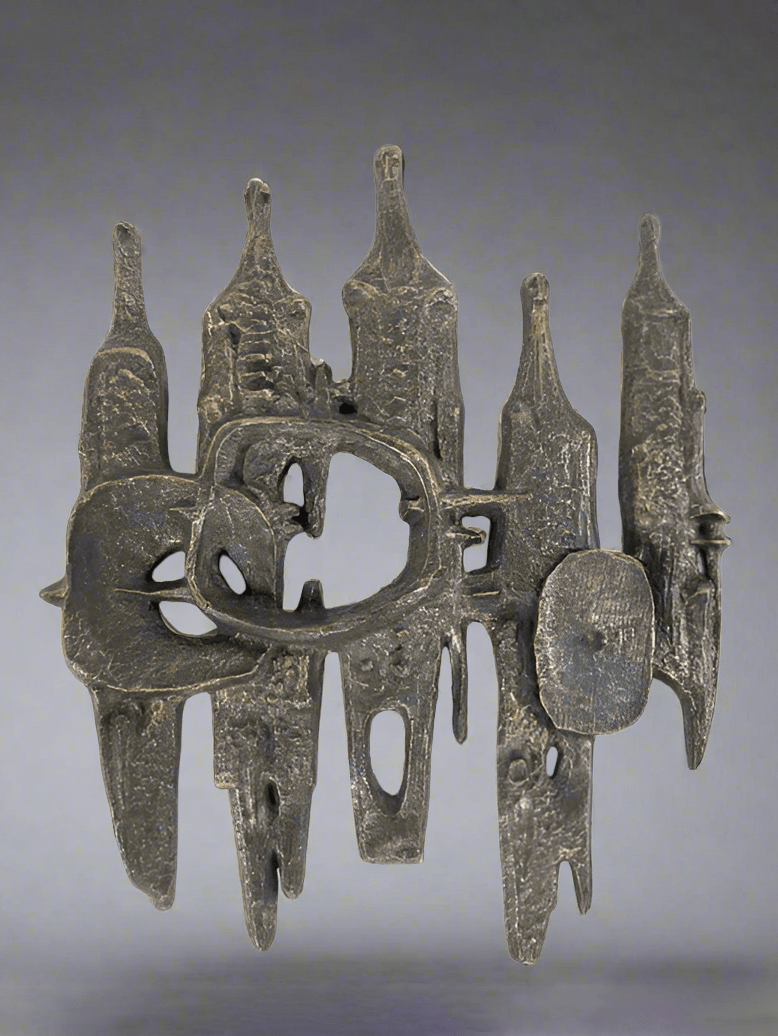 Brutalist wall sculpture 'Poortwachters' - COLLECTORS RDAM