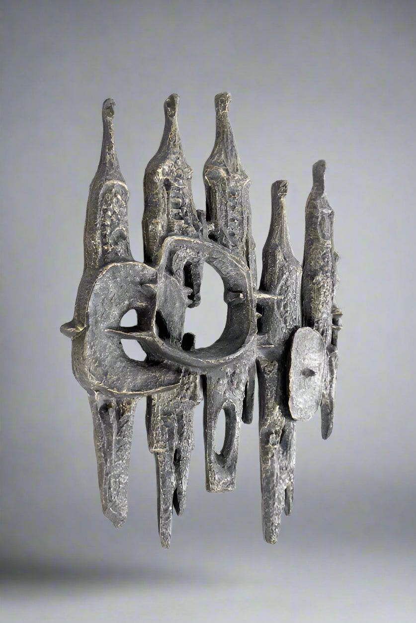 Brutalist wall sculpture 'Poortwachters' - COLLECTORS RDAM