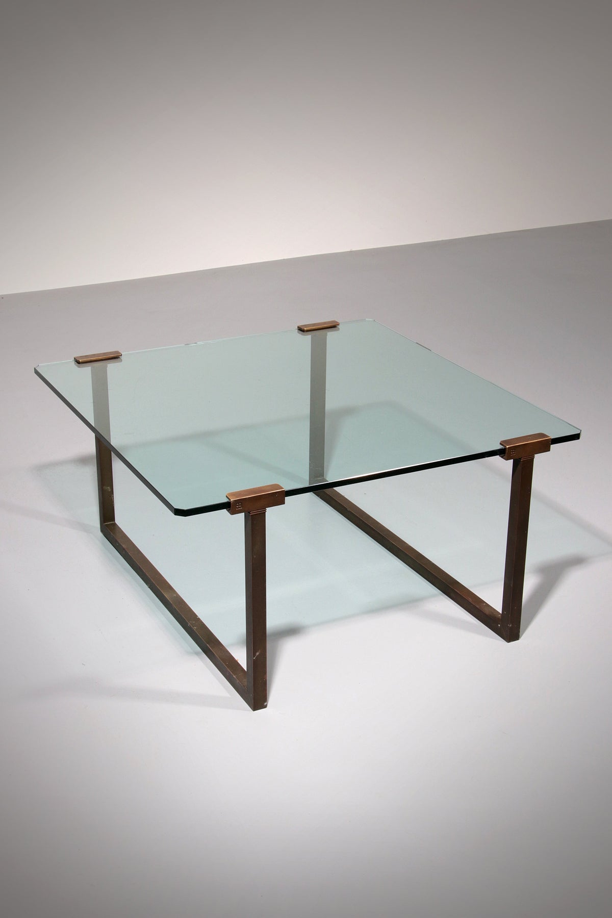 Couchtisch aus Glas und Messing von Peter Ghyczy, Modell T54, 1970