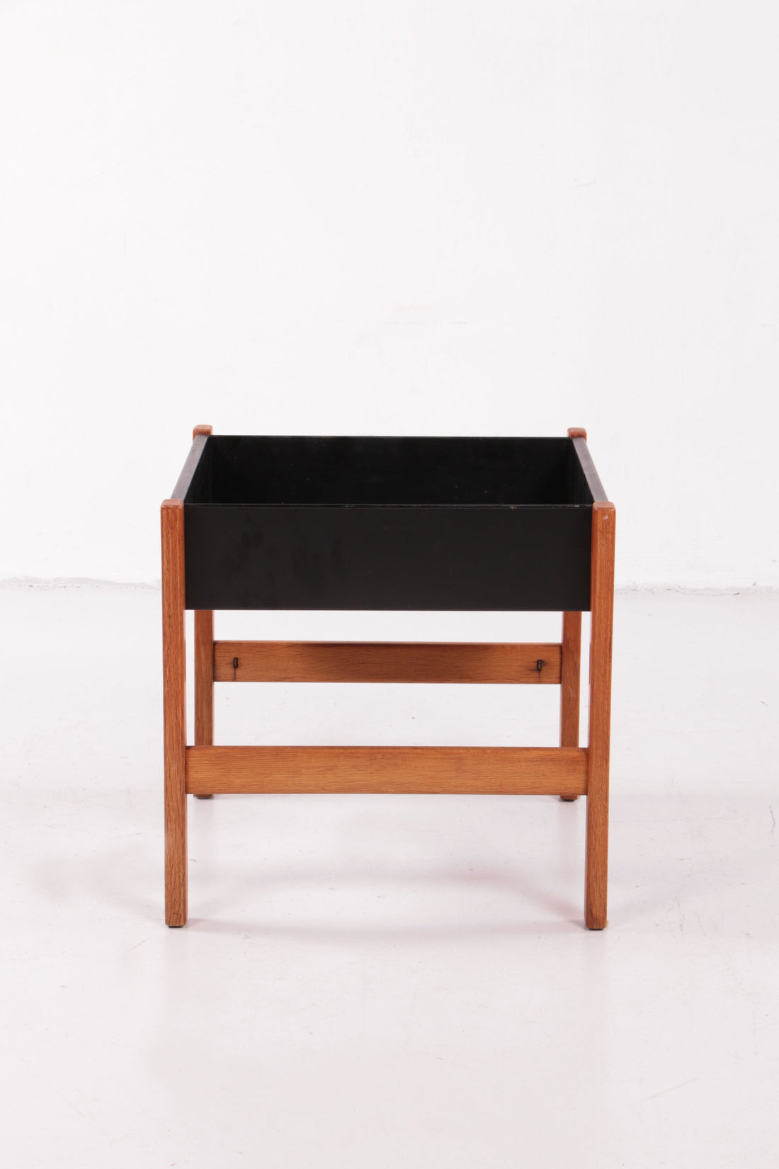 Danish Design Teak Wood Planter, 1960s - Collectors - Net.Work