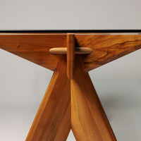 Dinning table in Walnut, Italy 80's