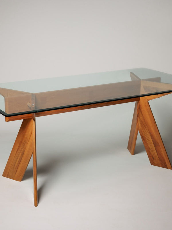 Dinning table in Walnut, Italy 80's