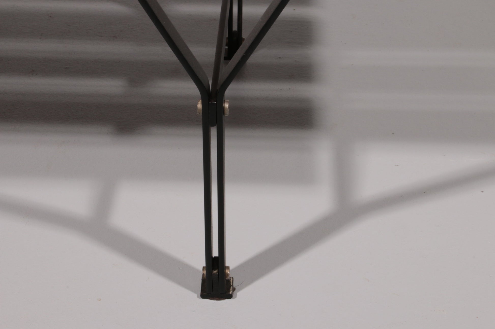 Elegant Italian Mid - Century Bench in Wood and Black Metal, 1960s, Ico Parisi Style - Collectors - Net.Work