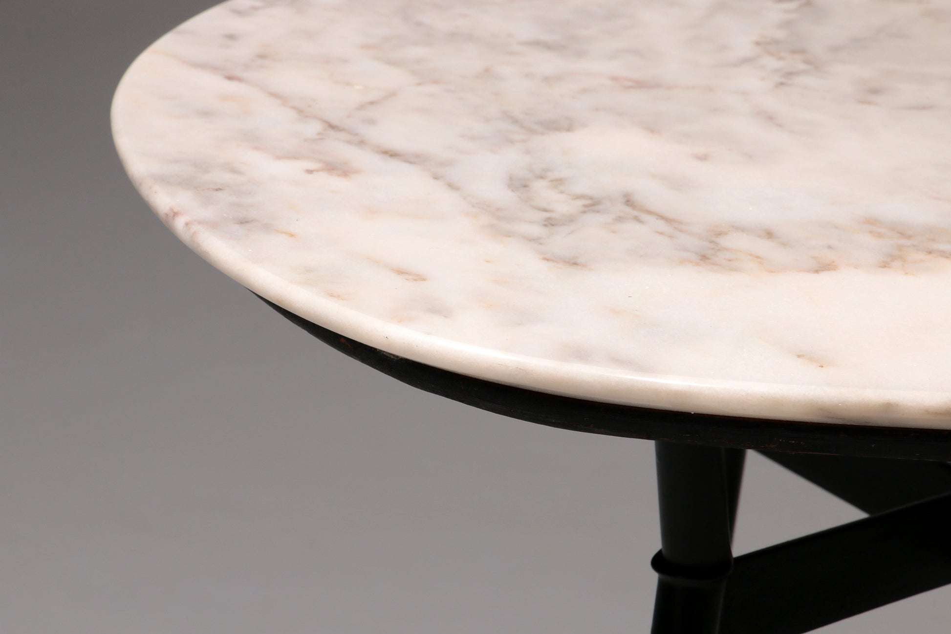Elegant Marble and Brass Accent Table – Chic Small Coffee or Side Table - Collectors - Net.Work