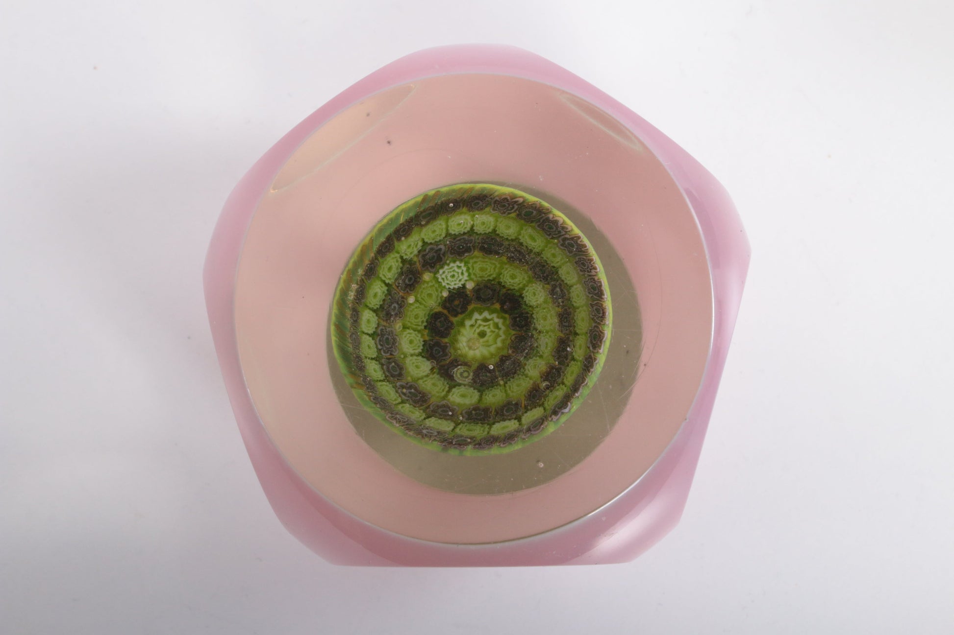 French Paperweight with Purple Floral Design by St. Louis, 1910 - Collectors - Net.Work