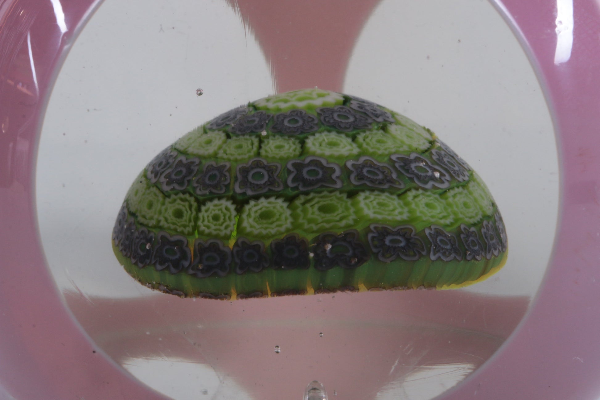 French Paperweight with Purple Floral Design by St. Louis, 1910 - Collectors - Net.Work