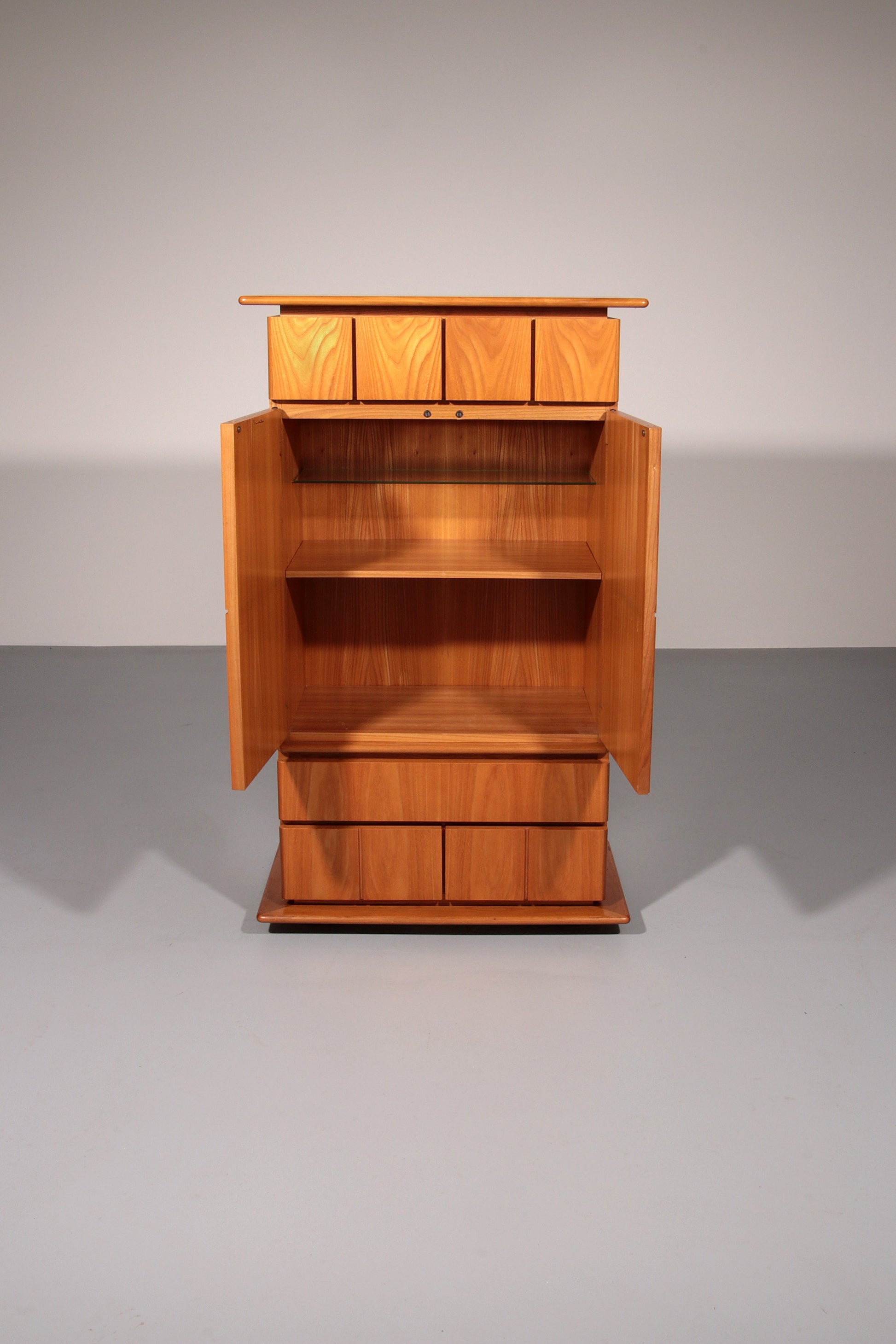 Iconic Italian Design Cabinet “Il Cerniera” by Silvana Arcelli Montanari for Tonelli (1970s) - Collectors - Net.Work