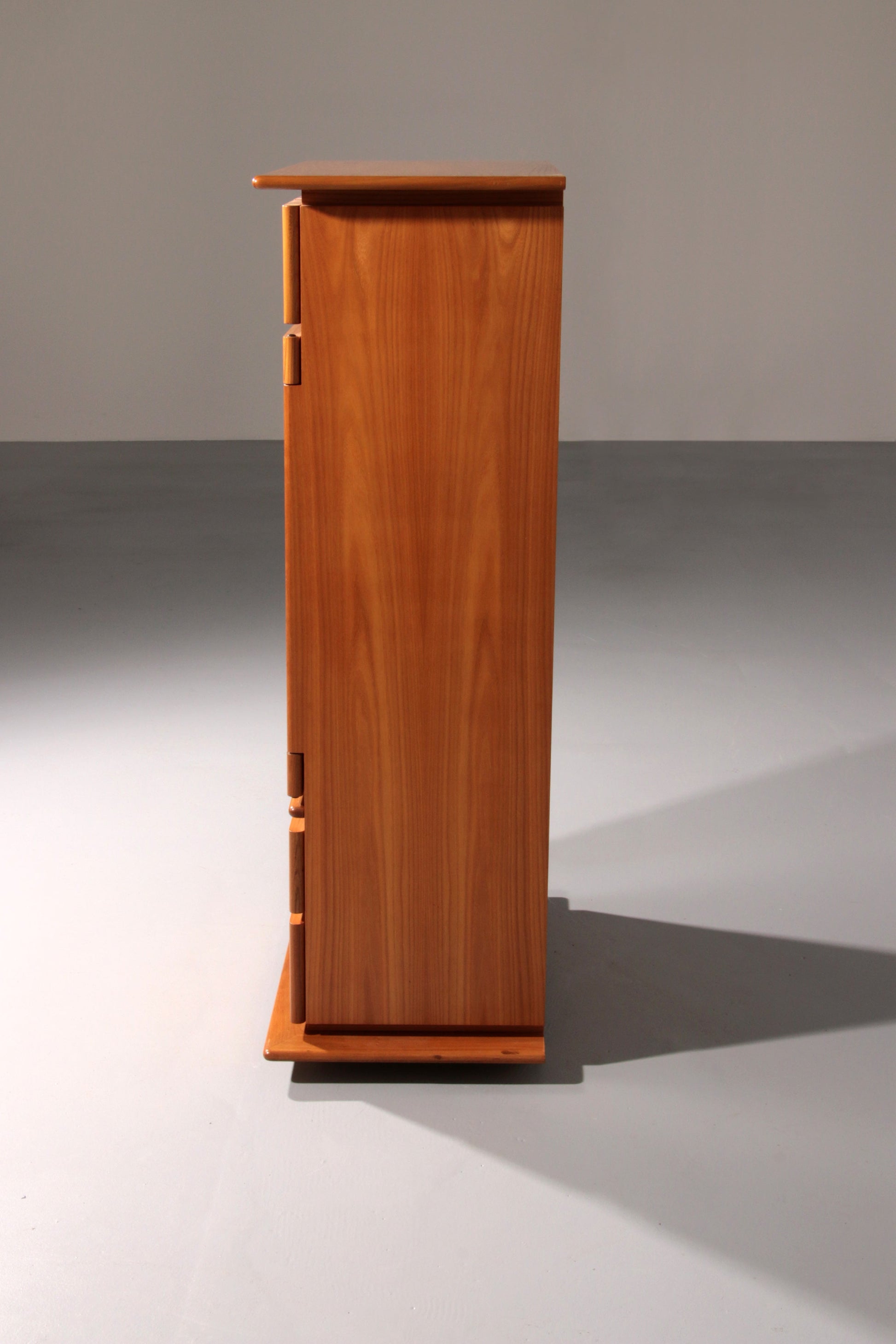 Iconic Italian Design Cabinet “Il Cerniera” by Silvana Arcelli Montanari for Tonelli (1970s) - Collectors - Net.Work