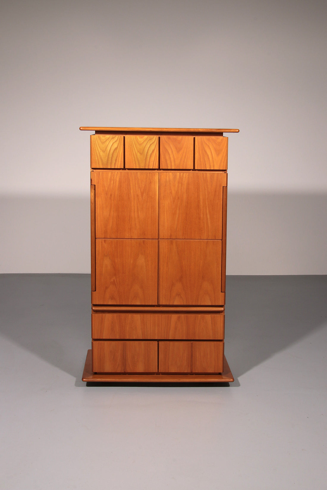 Iconic Italian Design Cabinet “Il Cerniera” by Silvana Arcelli Montanari for Tonelli (1970s) - Collectors - Net.Work