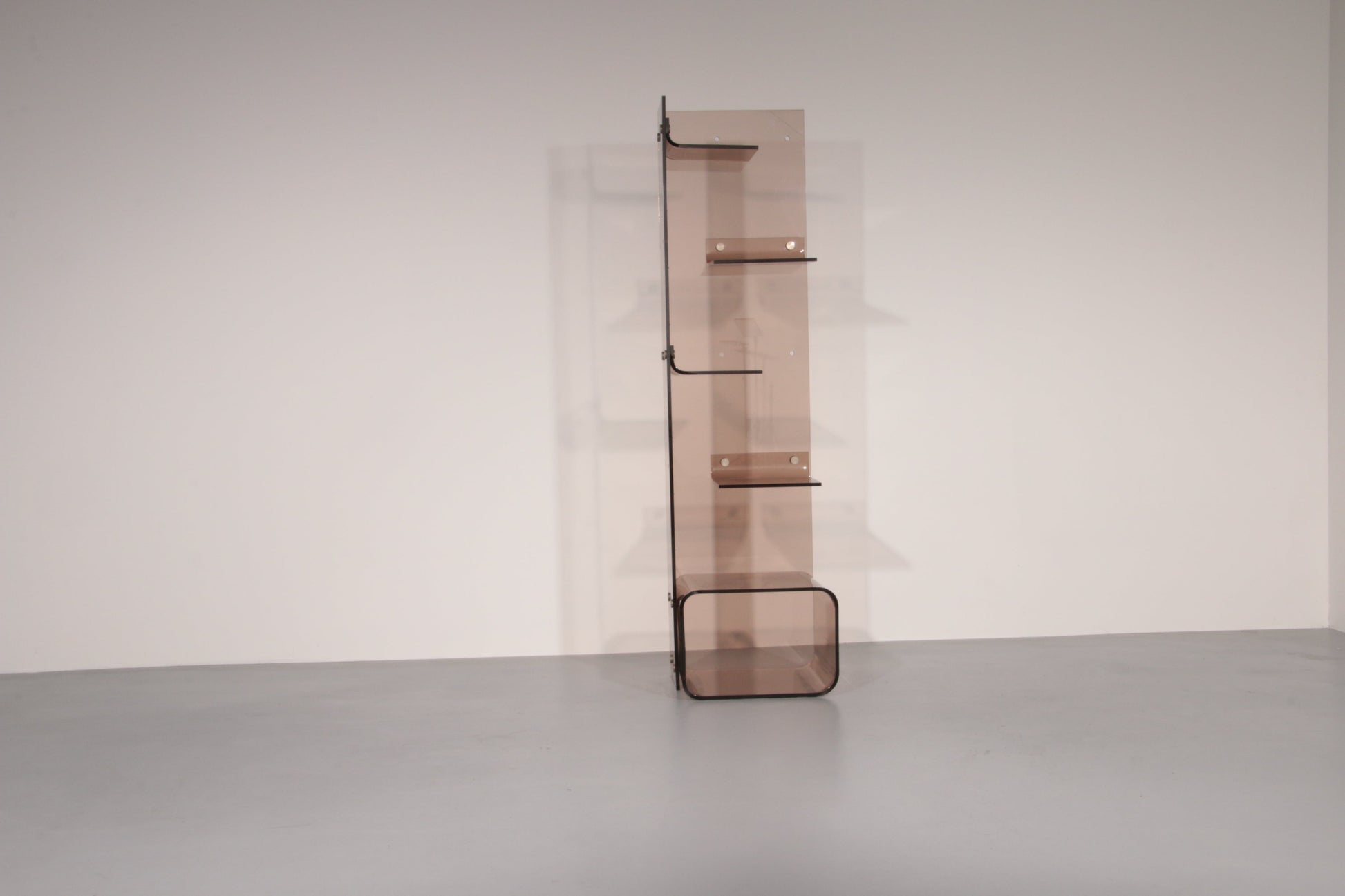 Iconic Michel Dumas Plexiglas Bookcase – 1970s French Space Age Design - Collectors - Net.Work