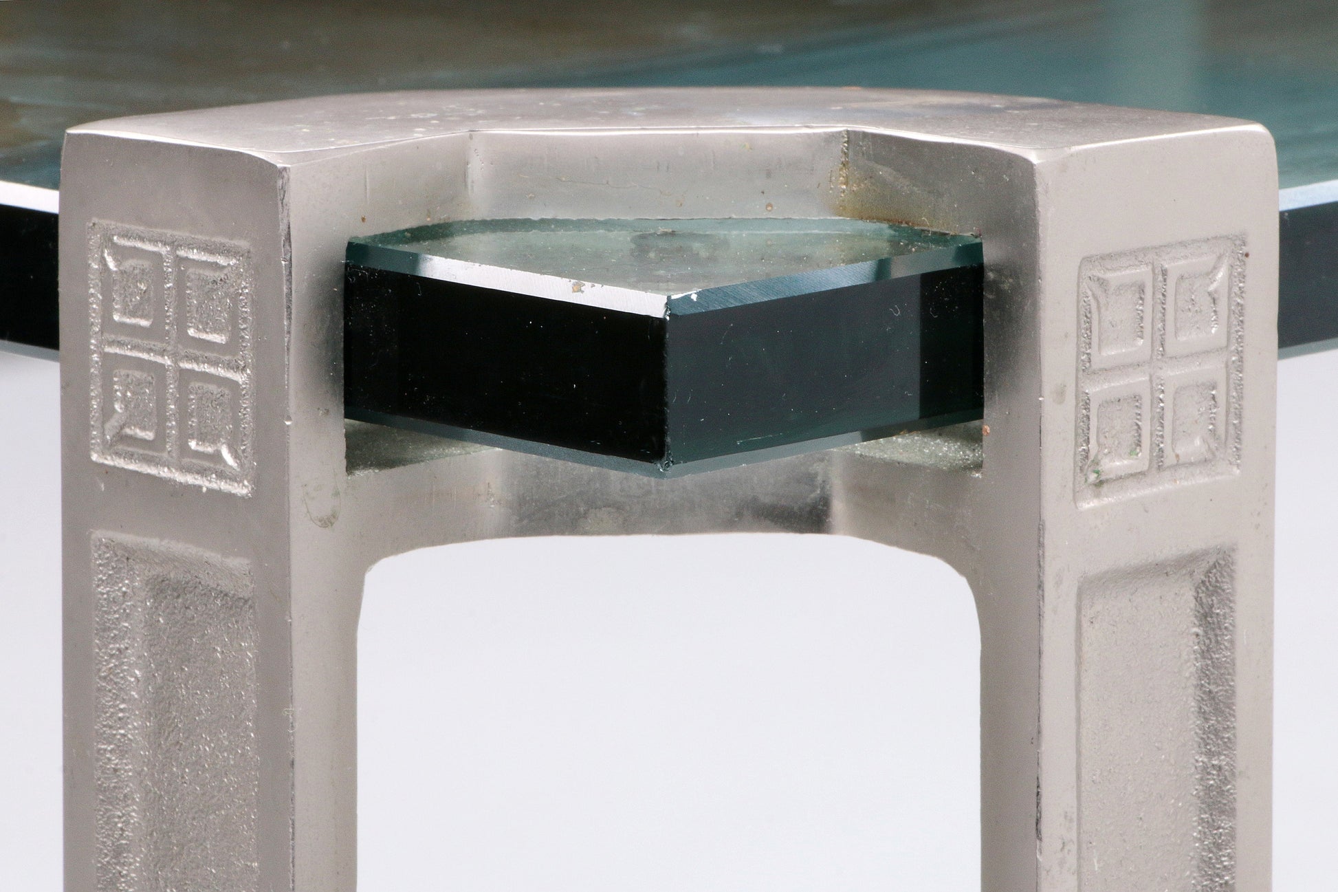 Iconic side or coffee Table's from 1970s T24 by Peter Ghyczy – Onix Legs - Collectors - Net.Work