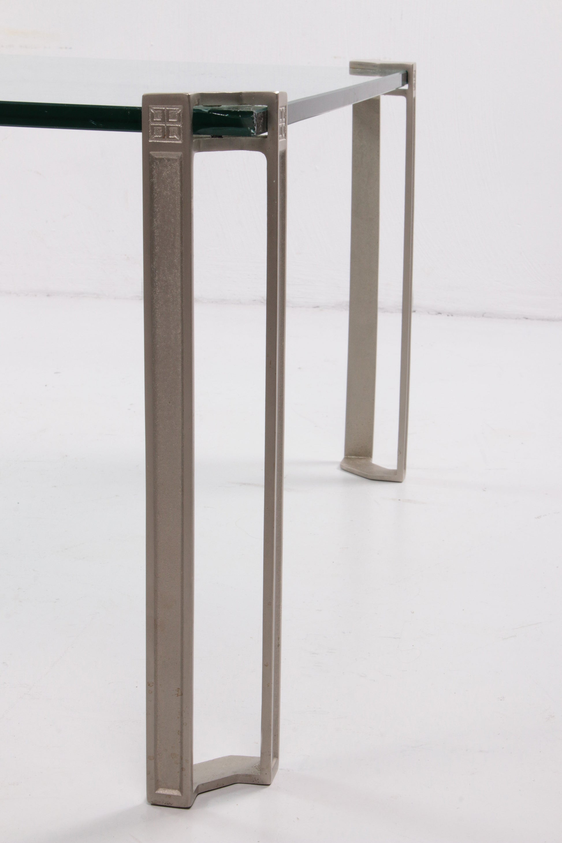 Iconic side or coffee Table's from 1970s T24 by Peter Ghyczy – Onix Legs - Collectors - Net.Work