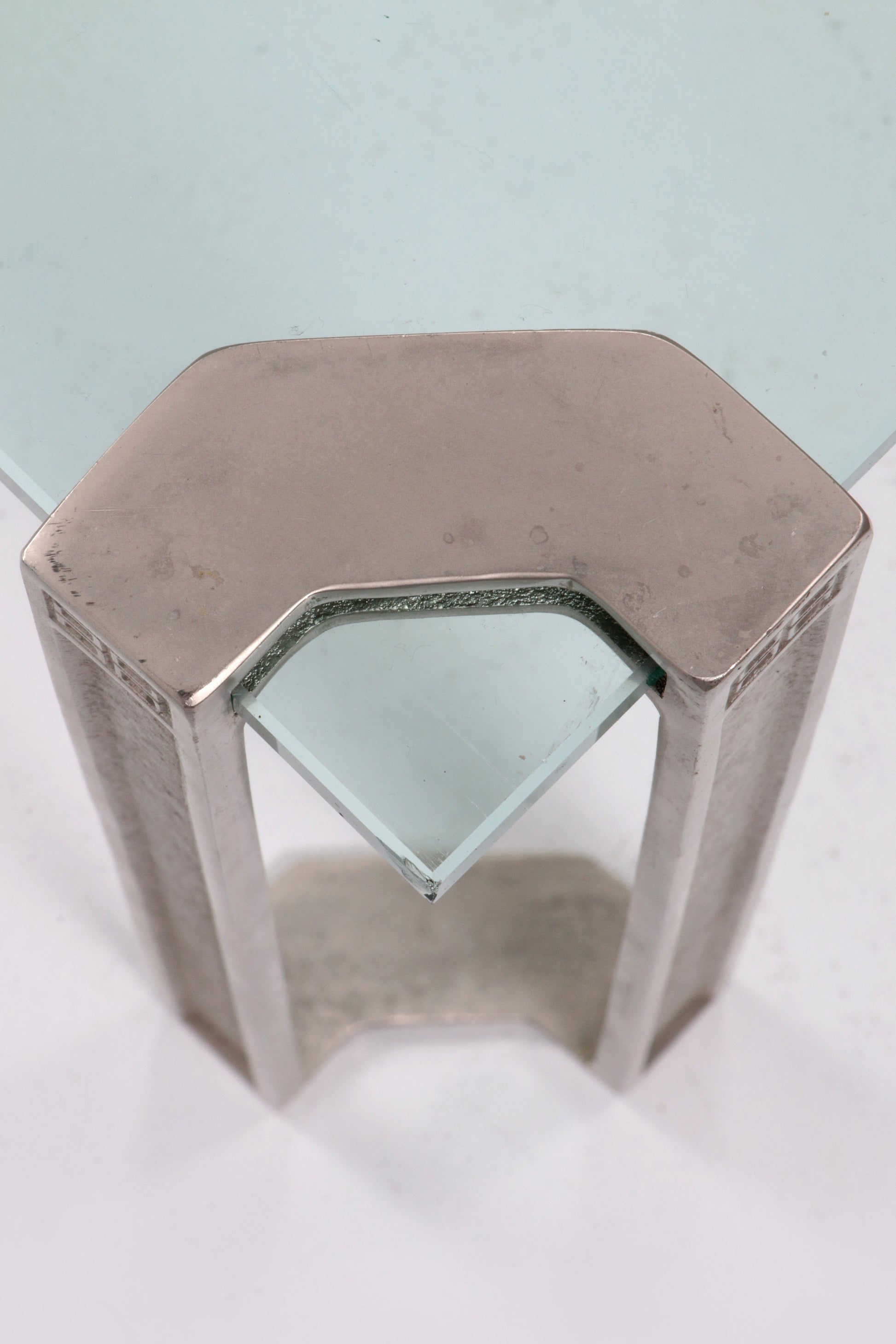 Iconic side or coffee Table's from 1970s T24 by Peter Ghyczy – Onix Legs - Collectors - Net.Work