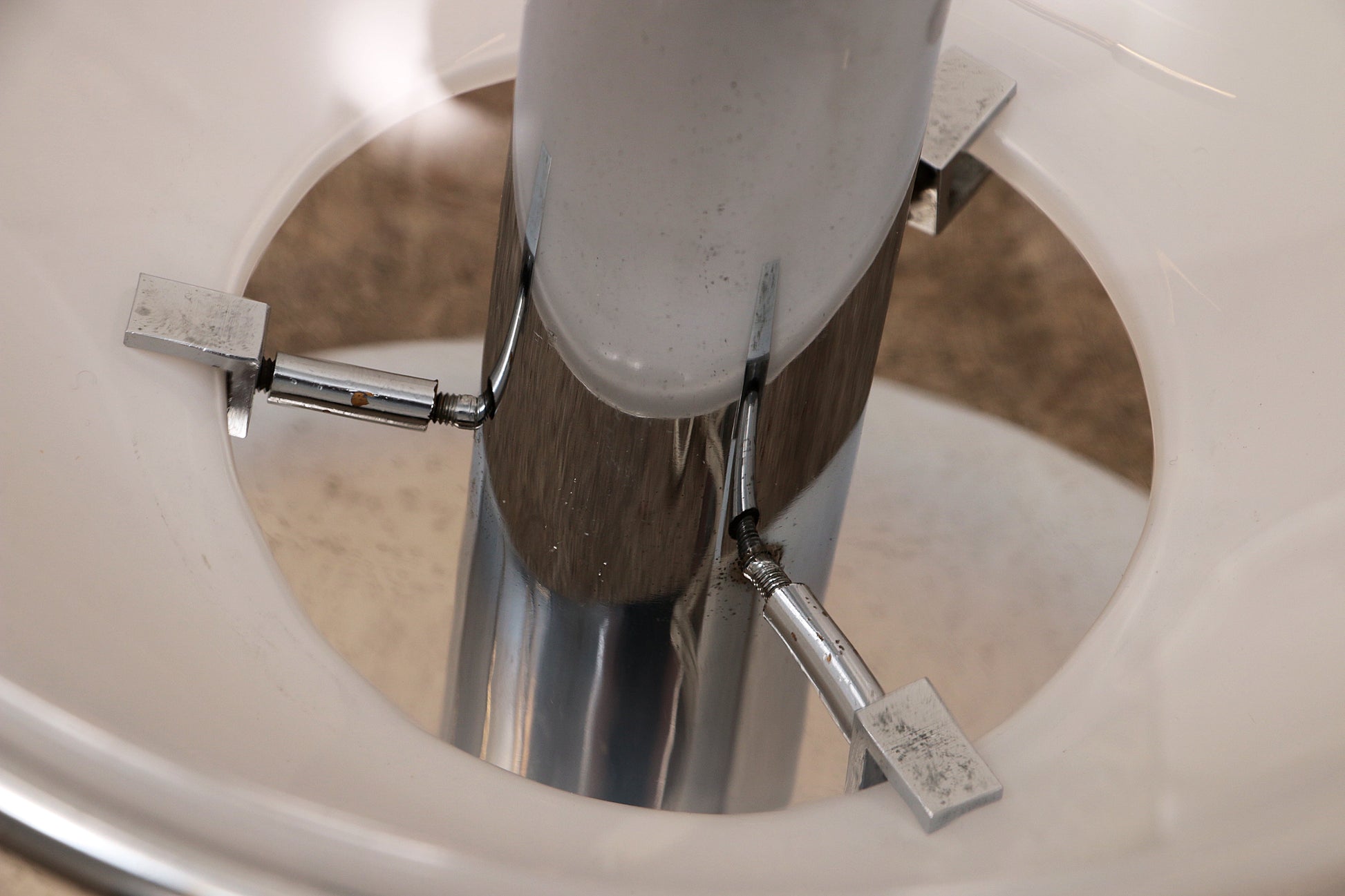 Italian Design Chrome and Glass Table Lamp, 1960 - Collectors - Net.Work