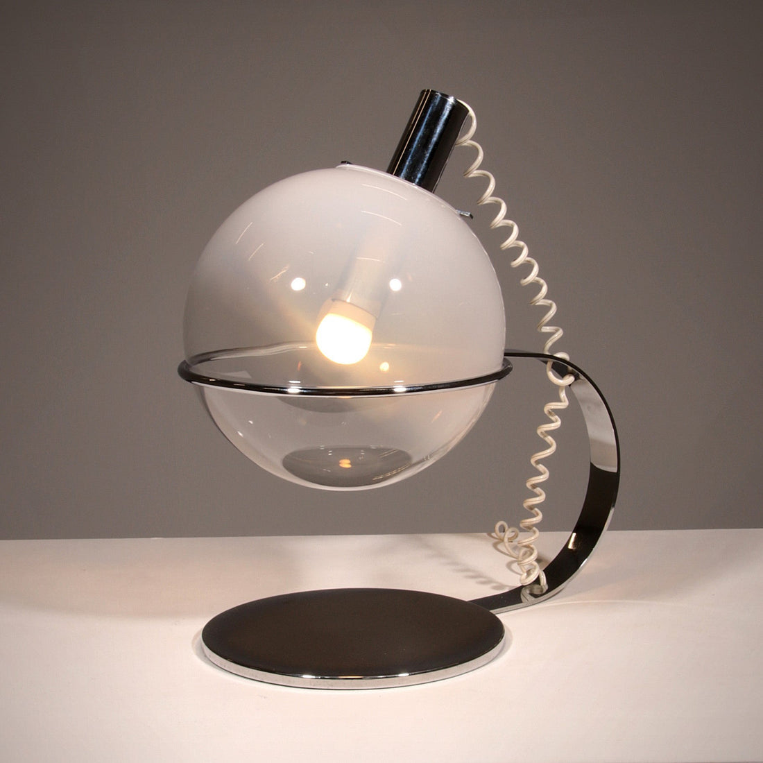 Italian Design Chrome and Glass Table Lamp, 1960 - Collectors - Net.Work
