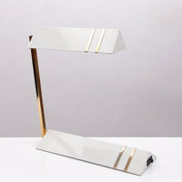 Italienische Schreibtischlampe mit klarem Design (1960)