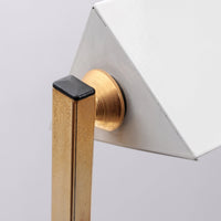 Italienische Schreibtischlampe mit klarem Design (1960)
