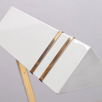 Italienische Schreibtischlampe mit klarem Design (1960)