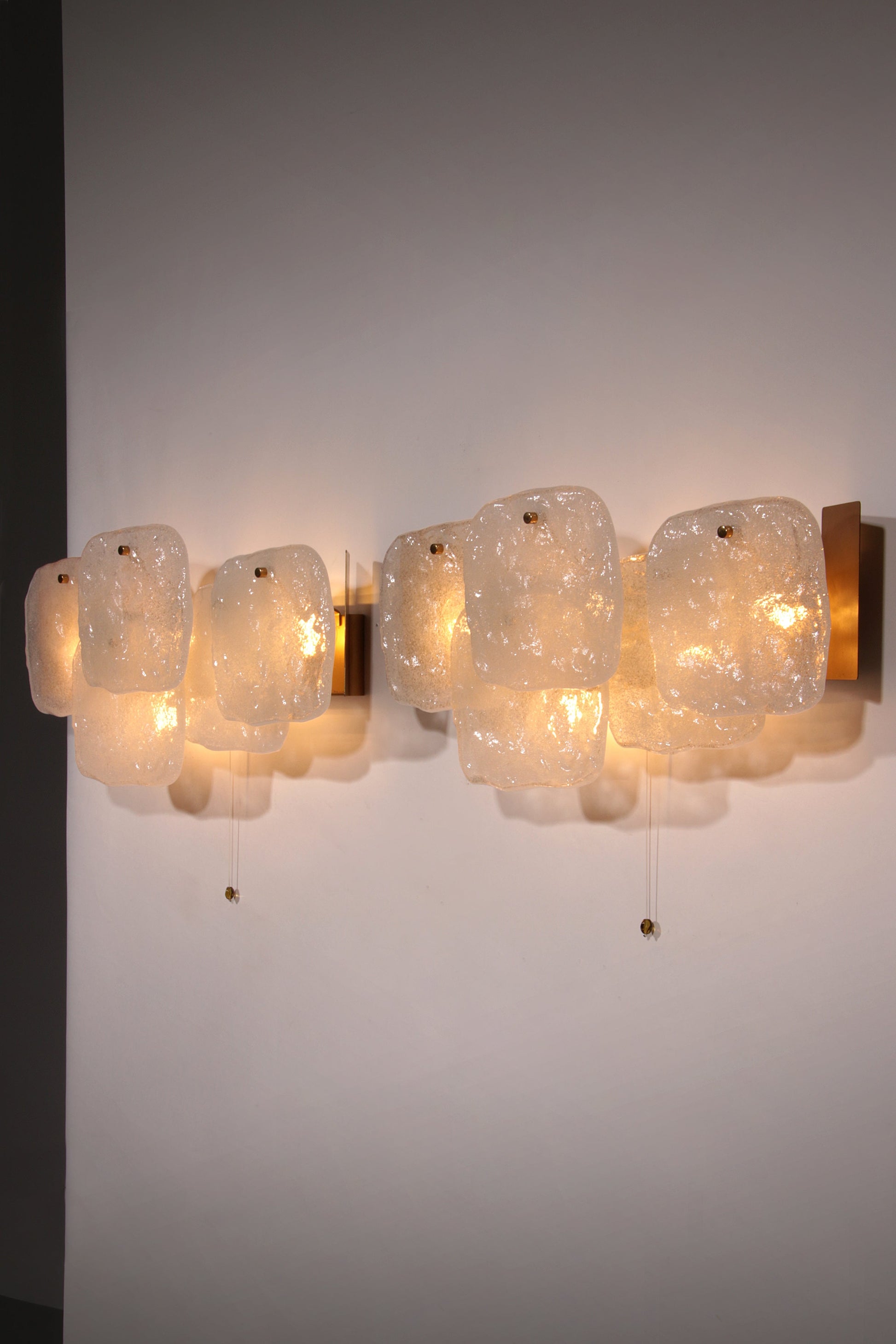 J.T. Kalmar Midcentury Ice Glass Wall Sconces Austria 1960 - Collectors - Net.Work
