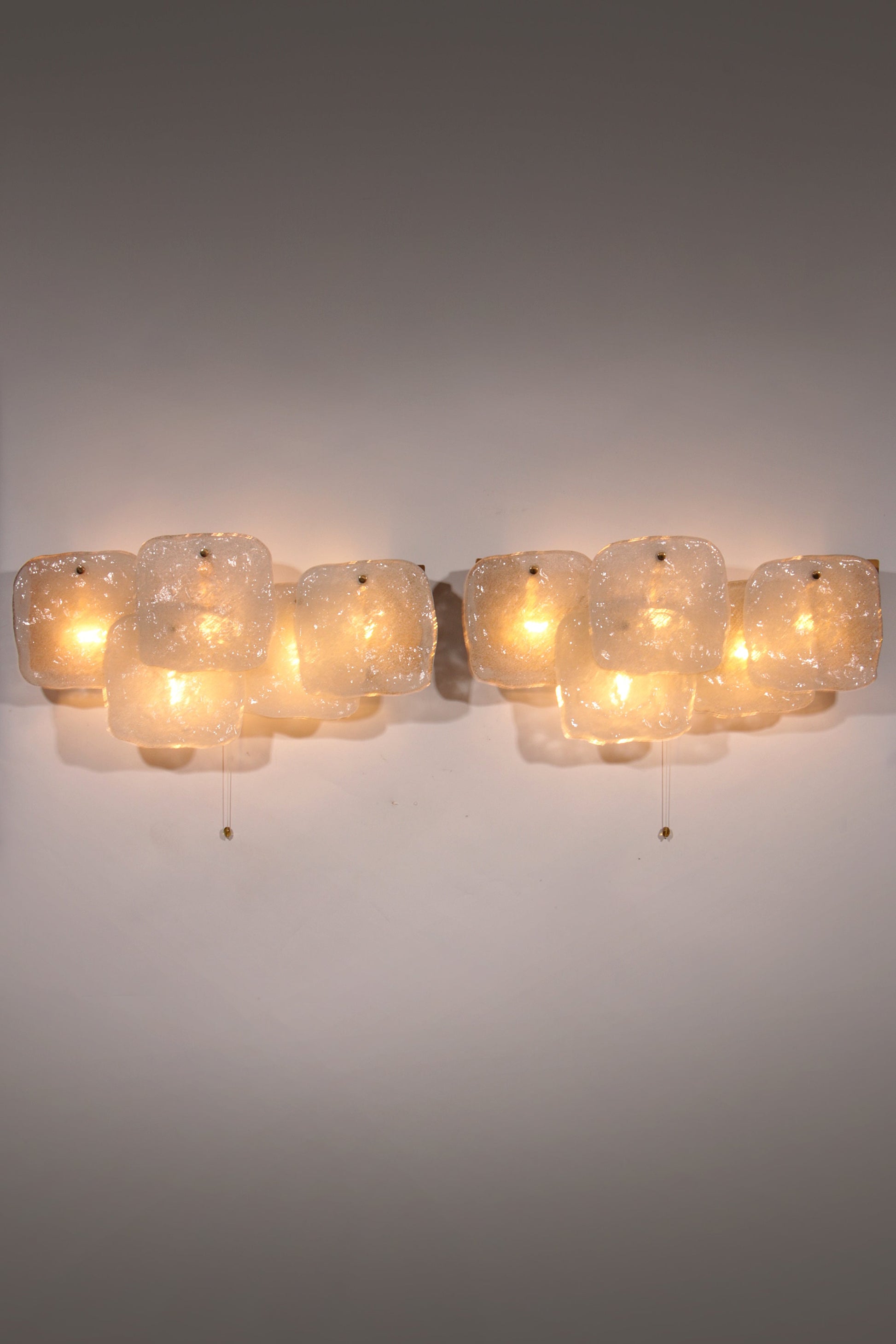 J.T. Kalmar Midcentury Ice Glass Wall Sconces Austria 1960 - Collectors - Net.Work