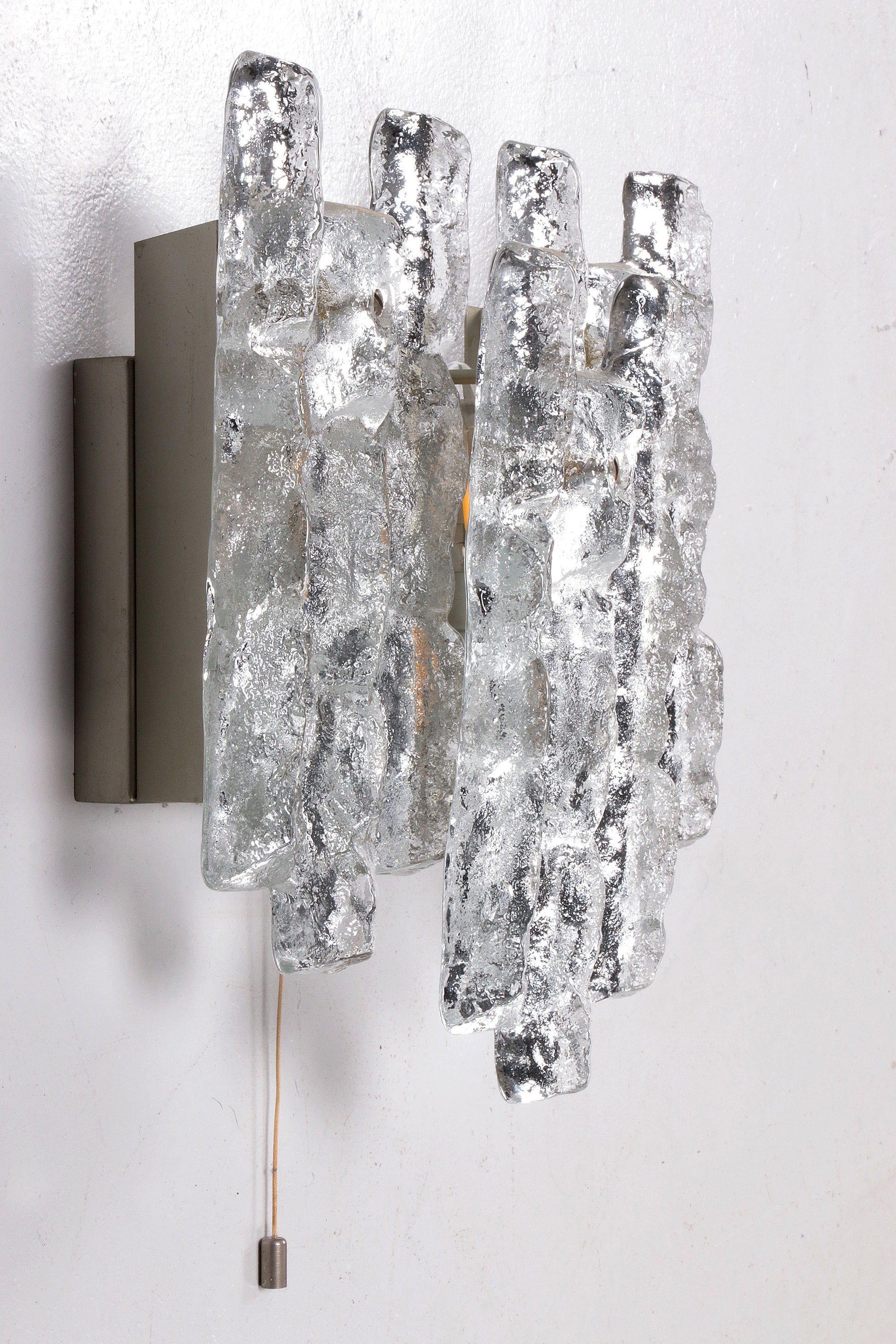 Kalmar Crystal Ice Glass Wall Lamp by J.T. Kalmar (1960, Austria) - Collectors - Net.Work